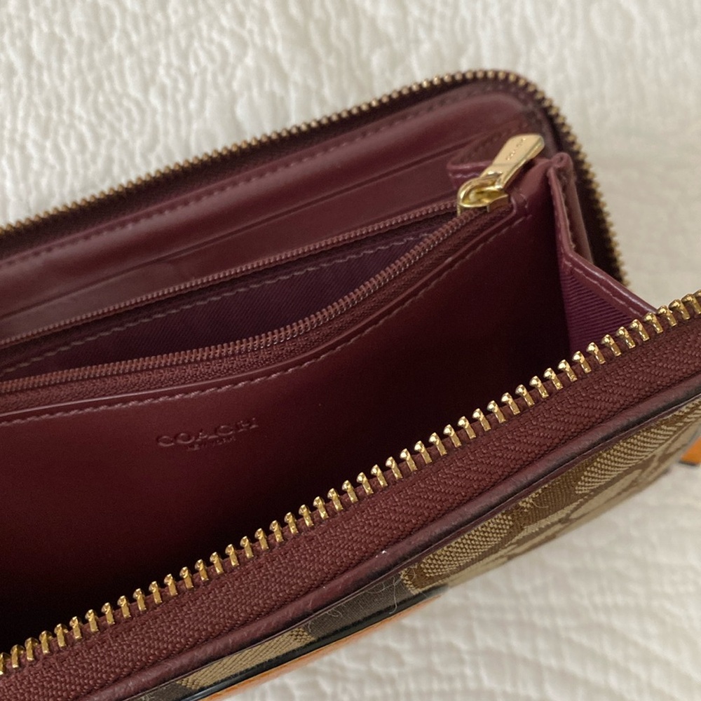 Coach Signature Jacquard With Stripe Accordion Zip Wallet — America’s Original - Picture 12 of 17